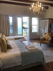 In The Vine - Country Manor