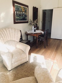 In The Vine - Country Manor