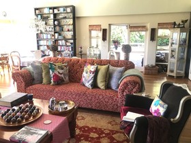 In The Vine - Country Manor