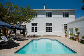 River Manor Boutique Hotel