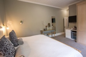 Summerwood Guesthouse