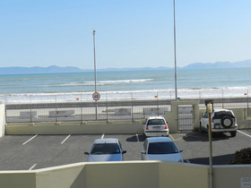 Silver Lining Beach Apartment