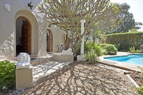 Tiana Guest House