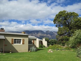 Seven Oaks Vineyard Cottages