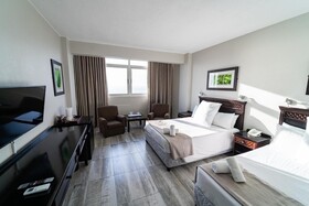Gooderson Tropicana Hotel