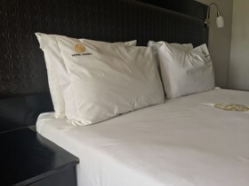 Hotel Savera