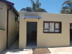 Iqhayiya Guest House