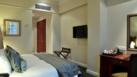 The Edward Hotel