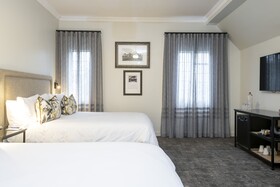 ANEW Hotel Hilton