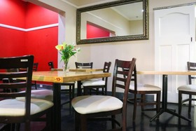 New England Guest House by Ilawu