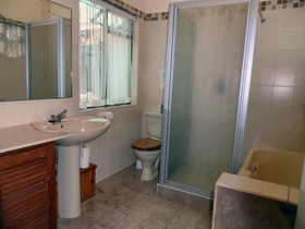 Mdoni House Guest Lodge