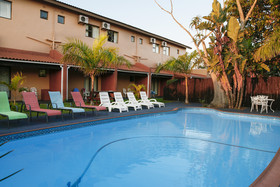 Elephant Lake Inn