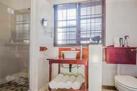 Honey Pot Bed & Breakfast Guest House