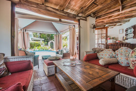 Honey Pot Bed & Breakfast Guest House