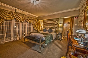 Dersley Manor