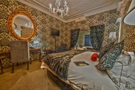Dersley Manor