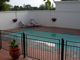 De Stallen Guest House