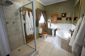 Flo-Ben Guest House