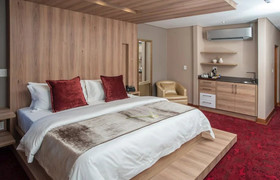 Loch Logan Hotel