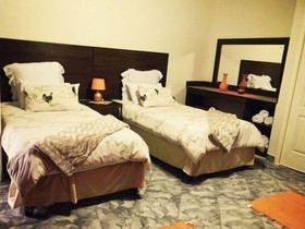 Aron's Guest House Bed & Breakfast