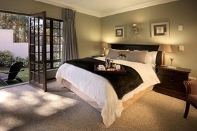 The Highlander Hotel