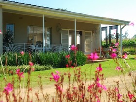 Sneezewood Bed & Breakfast Self-Catering Cottage