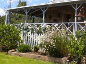 Sandstone Chameleon Country House