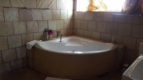 Autumn Breeze Manor & Lodge