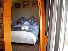 Autumn Breeze Manor & Lodge