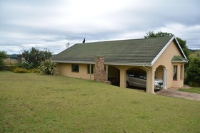 Thaba Tsweni Lodge & Safaris
