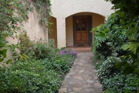Thaba Tsweni Lodge & Safaris