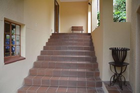 Thaba Tsweni Lodge & Safaris
