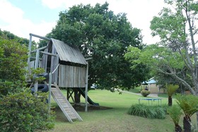 Thaba Tsweni Lodge & Safaris
