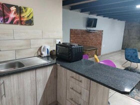 Wisteria Lane Guesthouse