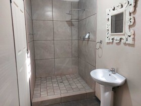 Wisteria Lane Guesthouse