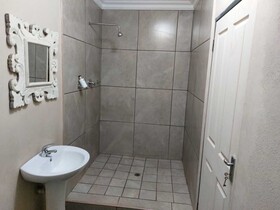 Wisteria Lane Guesthouse