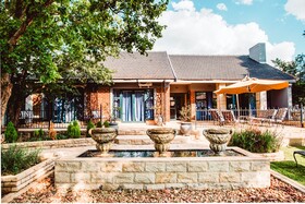 Le Grant Guesthouse And Conference Centre