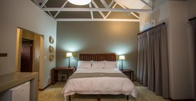 Hamiltons Lodge & Restaurant