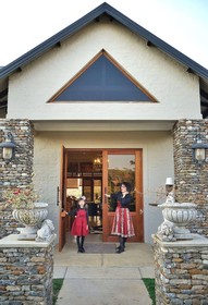 Kambaku River Lodge
