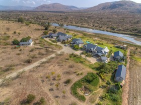 Kambaku River Lodge