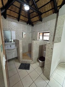 Singwe Private Safari Lodge