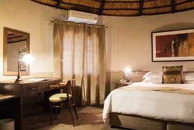 Shangri-La Country Hotel & Spa