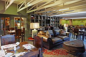Shangri-La Country Hotel & Spa