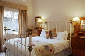 Shangri-La Country Hotel & Spa