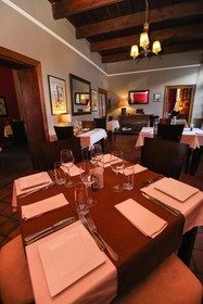 Four Oaks Guesthouse and Templeton's Restaurant