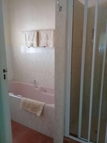 Koo Karoo Guest Lodge and Self Catering