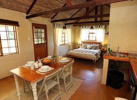 Langdam in Koo Guest Farm
