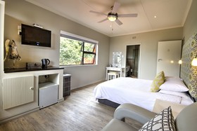 La Roca Guest House