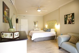 La Roca Guest House