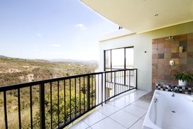 La Roca Guest House